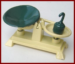 SA001G Cream/Green Scales